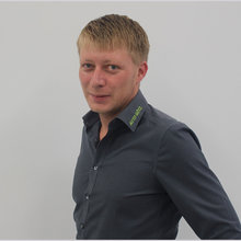 Zu sehen ist der Geschäftsführer Manuel Riepl